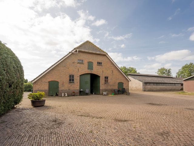 Leemweg 27, Zwartebroek