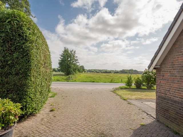 Leemweg 27, Zwartebroek