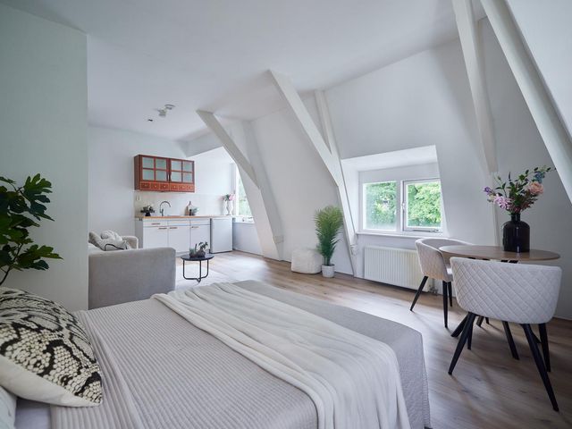 Heuvellaan 12F, Hilversum