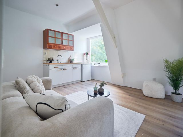 Heuvellaan 12F, Hilversum