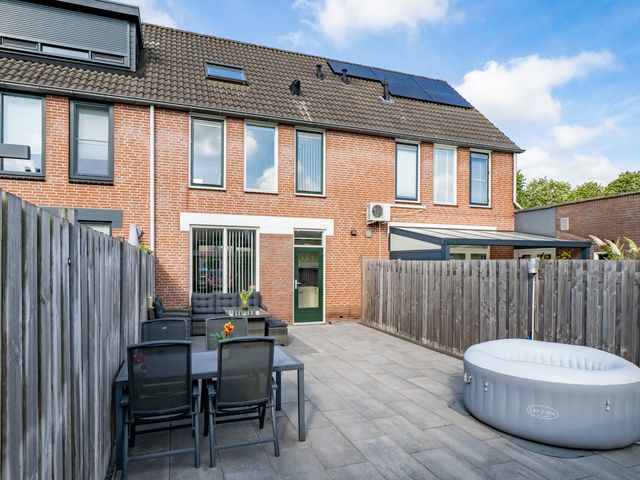 Tolgaarderlaan 16, Ijsselstein