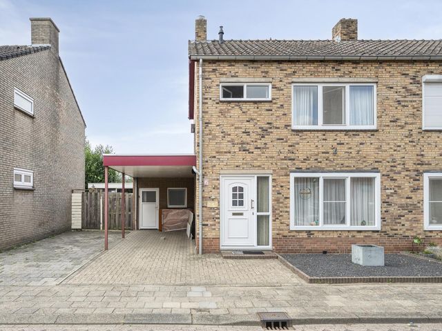 Belhofstraat 9, Roosteren