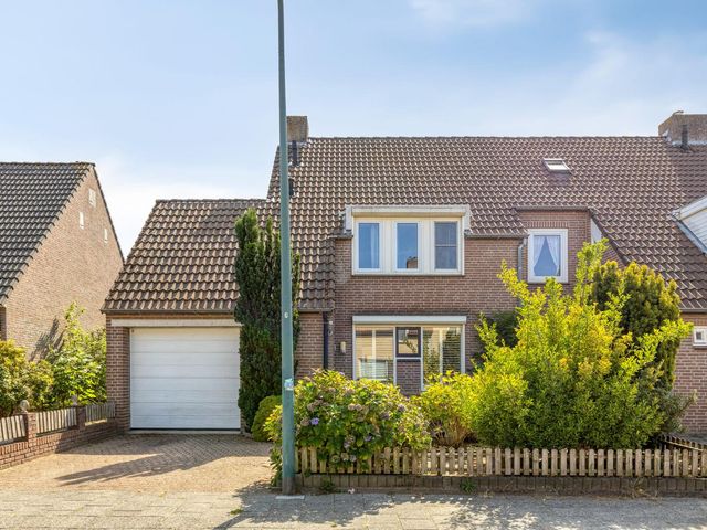 Gaanderij 24, Alphen