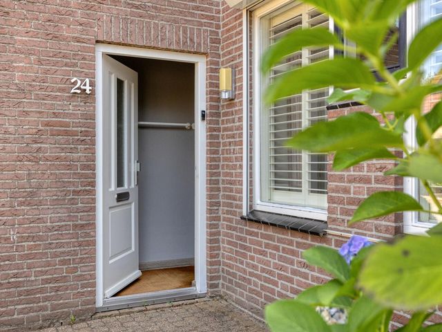 Gaanderij 24, Alphen