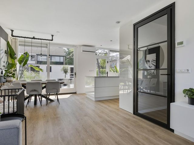 Bachlaan 46, Naaldwijk
