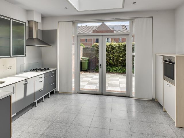 Biest 108, Weert