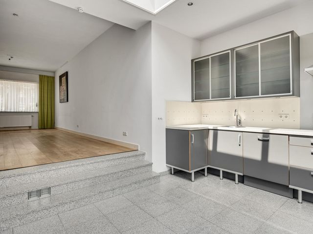 Biest 108, Weert