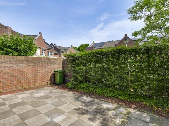Biest 108, Weert