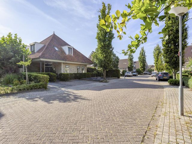 Meanderlaan 33, Tholen