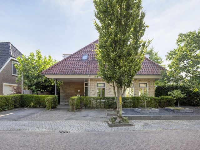Meanderlaan 33, Tholen