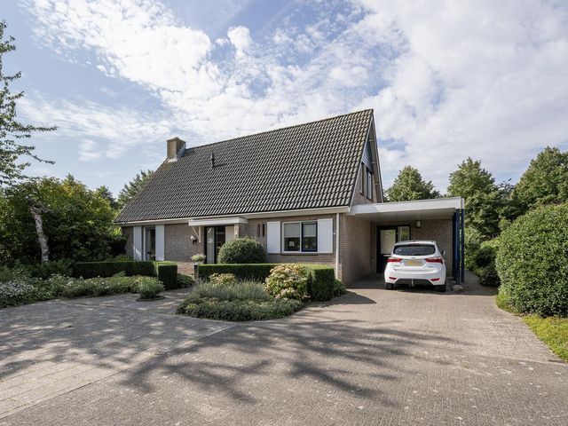 Watervliethof 15, Tholen