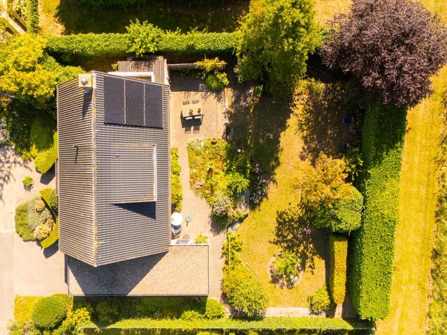 Watervliethof 15, Tholen