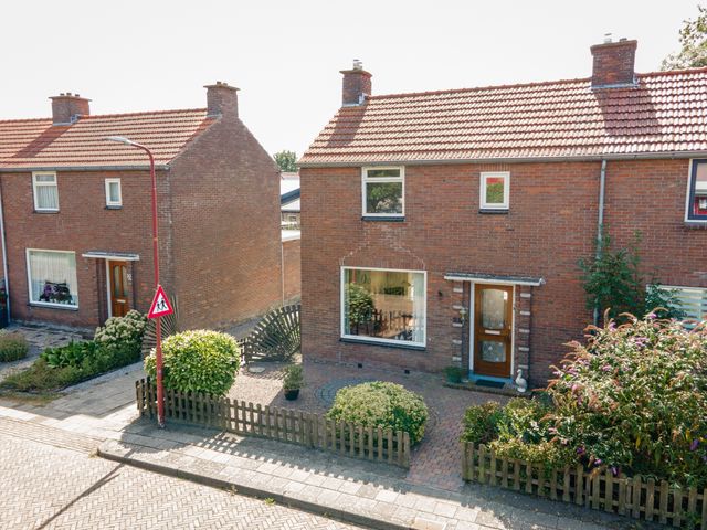 Lieuwkemastraat 28, Makkum
