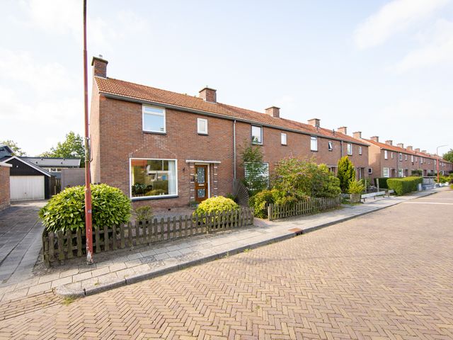 Lieuwkemastraat 28, Makkum