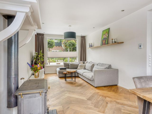 Adelstraat 25, Made