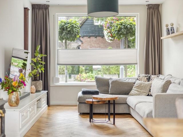 Adelstraat 25, Made