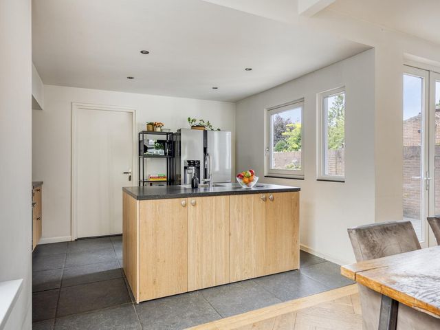 Adelstraat 25, Made
