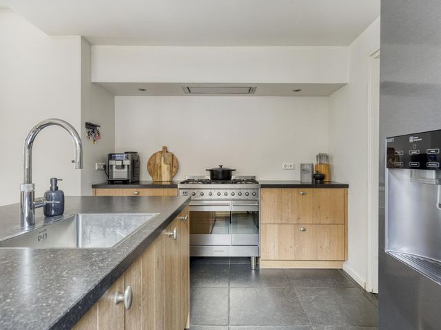 Adelstraat 25, Made