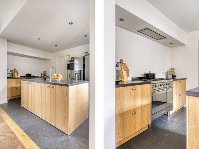 Adelstraat 25, Made