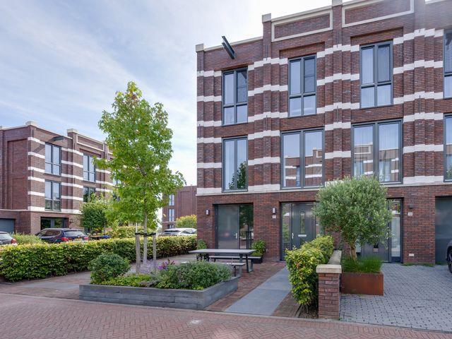 Thalassa 17, Wormerveer
