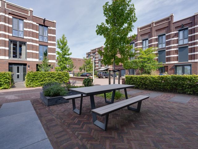 Thalassa 17, Wormerveer