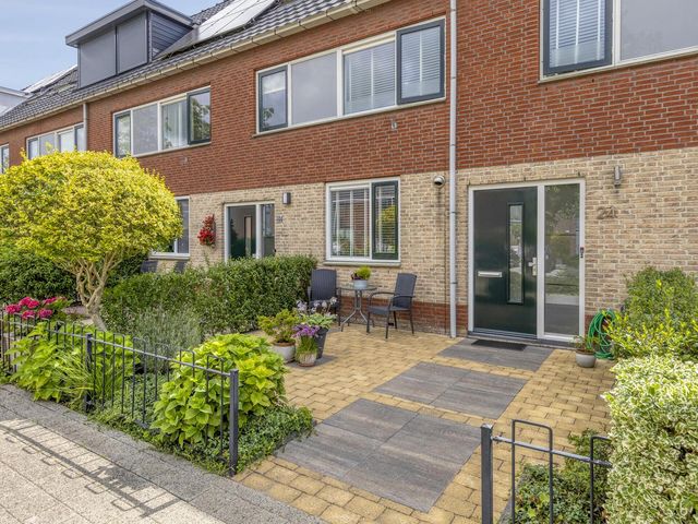 Pernisstraat 24, Zoetermeer