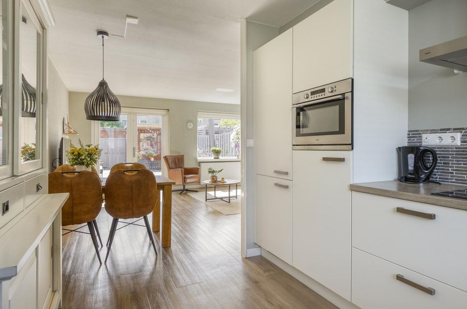 Pernisstraat 24