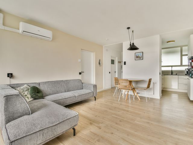 Bos en Vaartlaan 114, Amstelveen