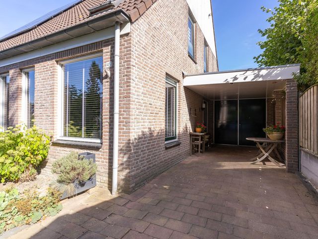 Koperwiek 45, Venhuizen