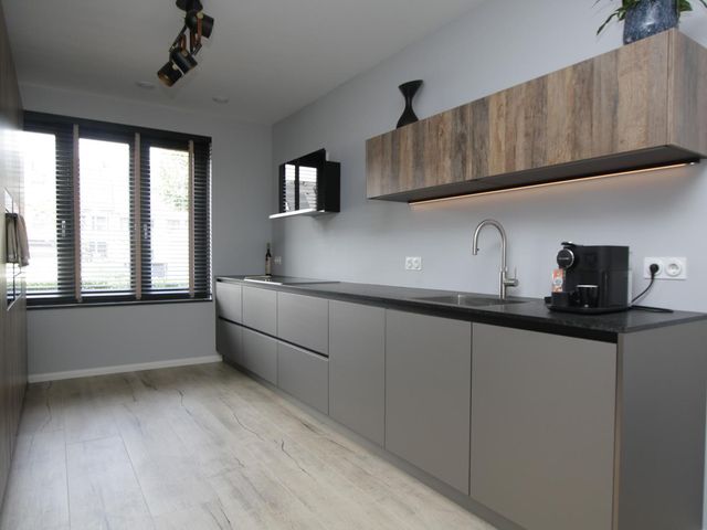 Brasem 4, Waddinxveen