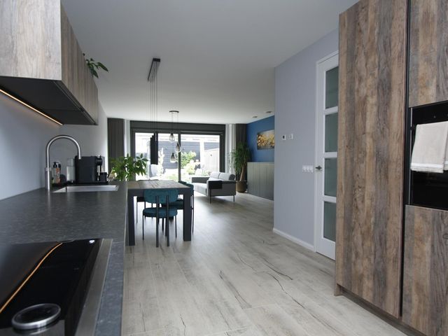 Brasem 4, Waddinxveen