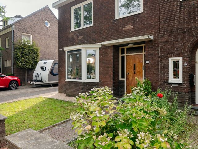 Hegstraat 24, Geleen