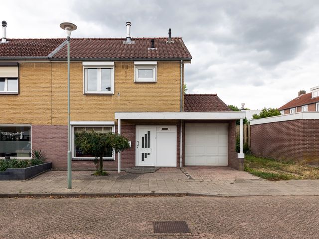 Mgr. Paredisstraat 2, Hoensbroek