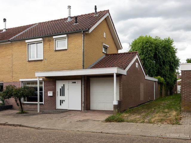Mgr. Paredisstraat 2, Hoensbroek
