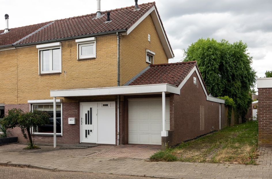Mgr. Paredisstraat 2