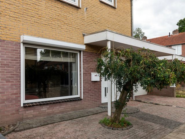 Mgr. Paredisstraat 2, Hoensbroek