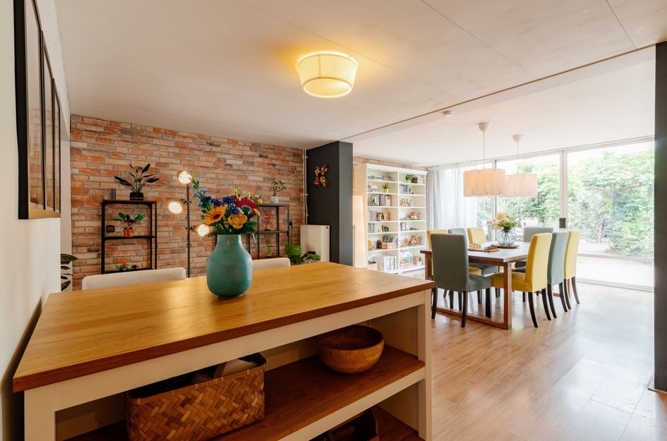 Mgr. Paredisstraat 2