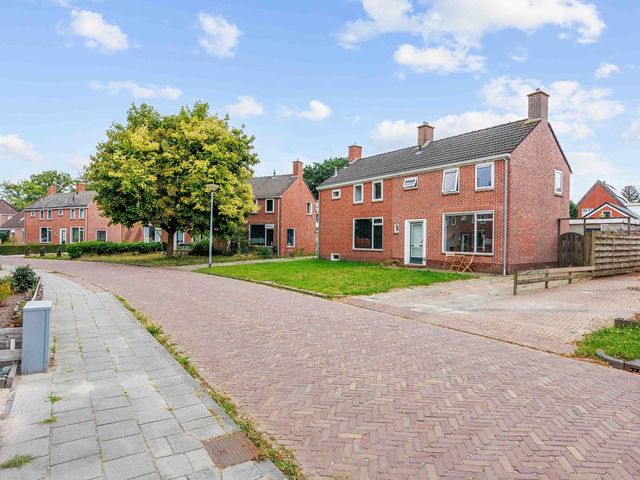 Rembrandtstraat 9, Marum