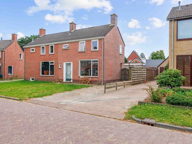 Rembrandtstraat 9, Marum