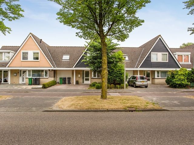 Bertha von Suttnerlaan 91, Amstelveen