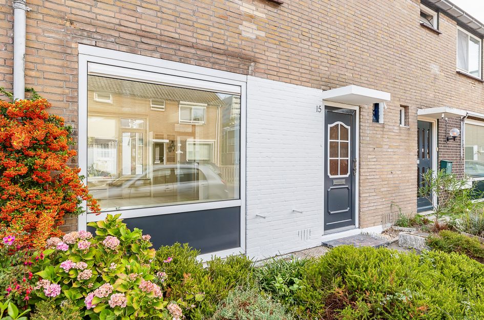 Donker Curtiusstraat 15