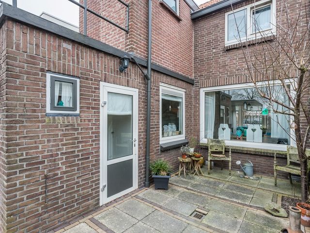 Steneweg 69, Middelharnis