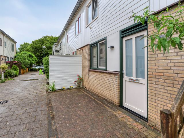 Van Hillepad 10, Leiden