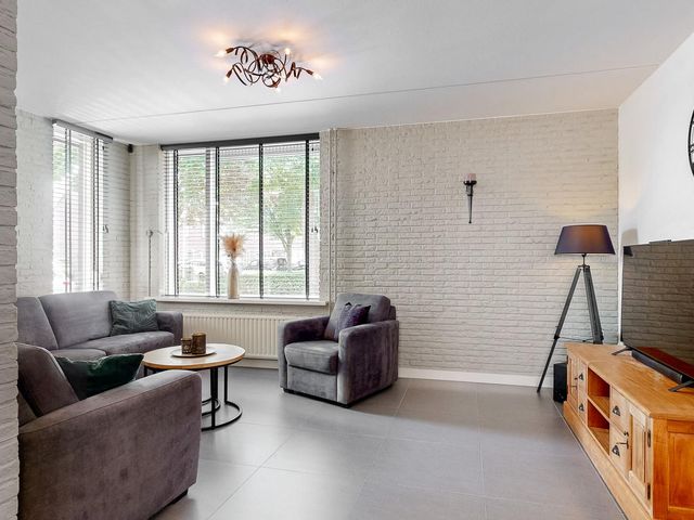 Luciastraat 36, Neeritter