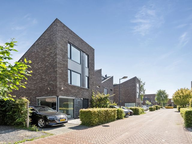 Citius 11, Hoofddorp