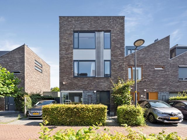 Citius 11, Hoofddorp