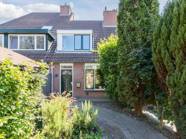 Weegbree 55, Zwaag