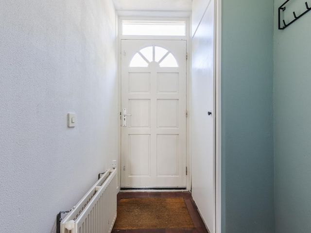 Weegbree 55, Zwaag