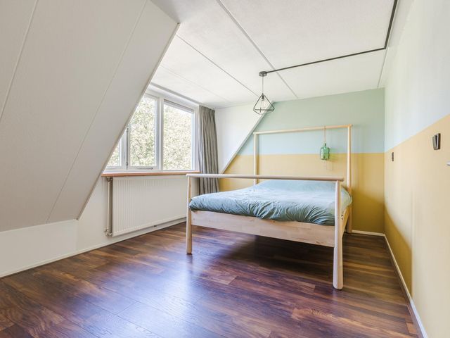 Weegbree 55, Zwaag