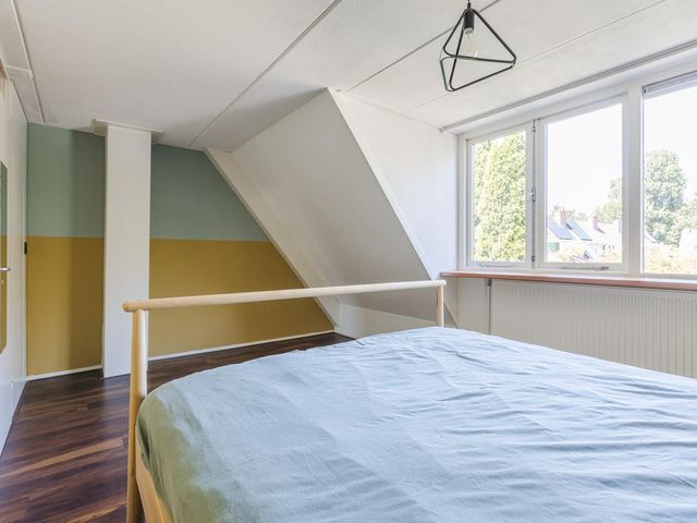 Weegbree 55, Zwaag